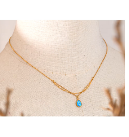 Opal necklace 18k