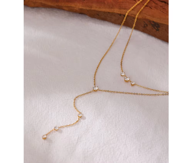 Epal necklace 18k