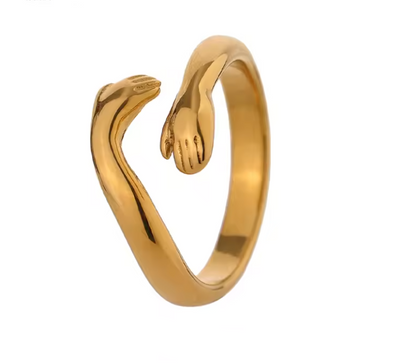 Embrace Love 18K gold