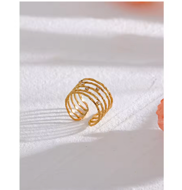 Charm Ring 18K gold