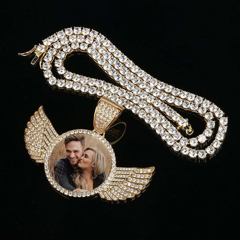 Picture Chain With Wings - Personalize with Picture and Words.